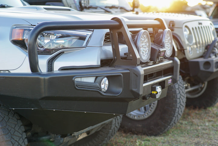 DOBINSONS 4X4 BLACK DELUXE BULL BAR – TOYOTA 5TH GEN 4RUNNER (2014+)(BU59-5557) - BaseCamp Provisions