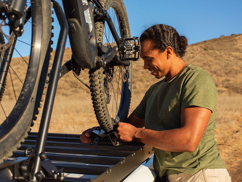 TOYOTA 4RUNNER (5TH GEN) (2010-CURRENT) SLIMSPORT ROOF RACK KIT / LIGHTBAR READY - BY FRONT RUNNER - BaseCamp Provisions