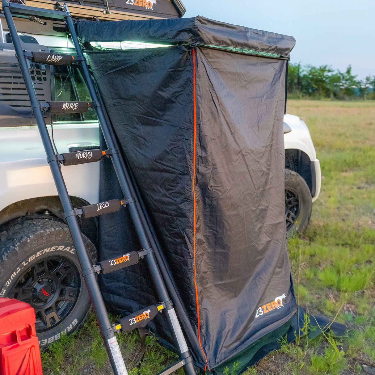 KESTREL VEHICLE SHOWER TENT IN FULL-PRIVACY BLACK - BaseCamp Provisions