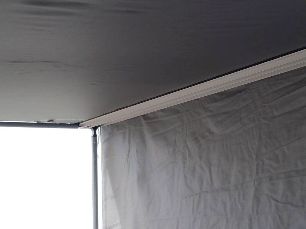 WIND/SUN BREAK FOR 2M AWNING / FRONT - BY FRONT RUNNER - BaseCamp Provisions