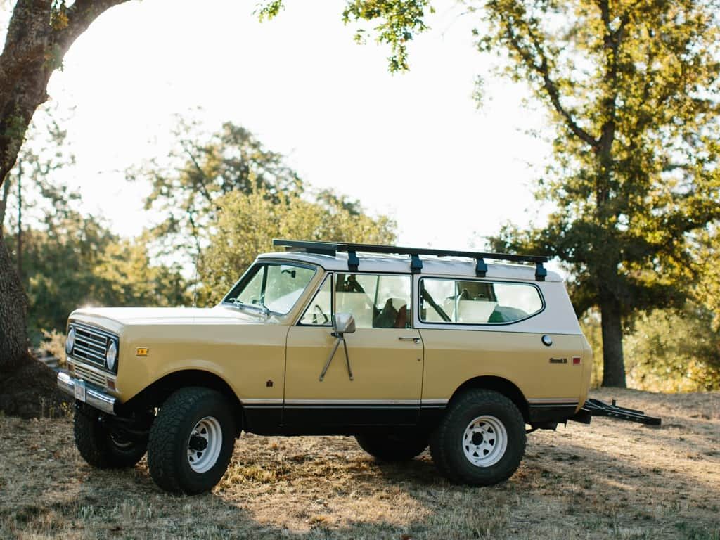 INTERNATIONAL SCOUT II (1971-1980) SLIMLINE II ROOF RACK KIT - BY FRONT RUNNER - BaseCamp Provisions